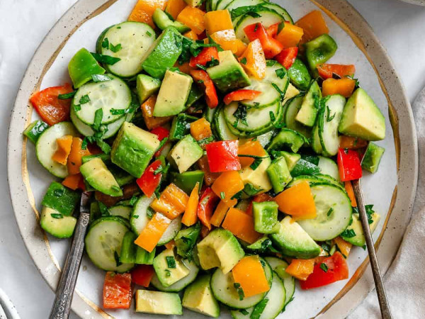 Low-Calorie Cucumber and Bell Pepper Pasta Salad