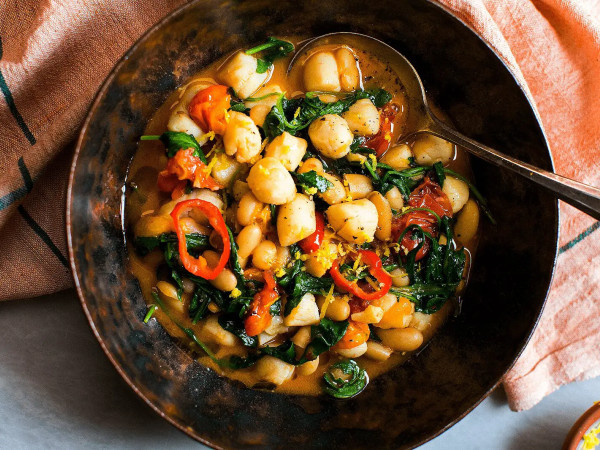 Scallops Accompanied by Arugula, Lentils, and Butter Beans