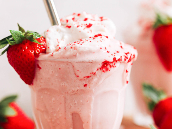 Healthy Strawberry Milkshake