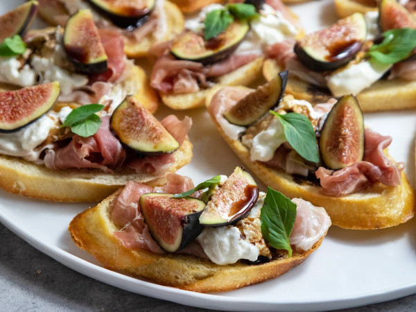 Bruschetta Topped with Burrata and Figs