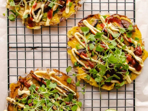 Spring Roll Pizza with a Vietnamese Twist