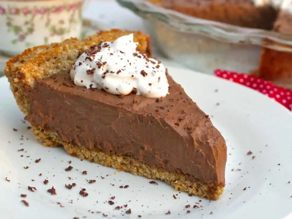 Rich Milk Chocolate Dessert Pie