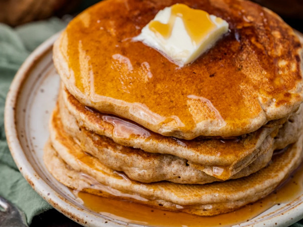 Whole Wheat Pancakes with a Touch of Spice