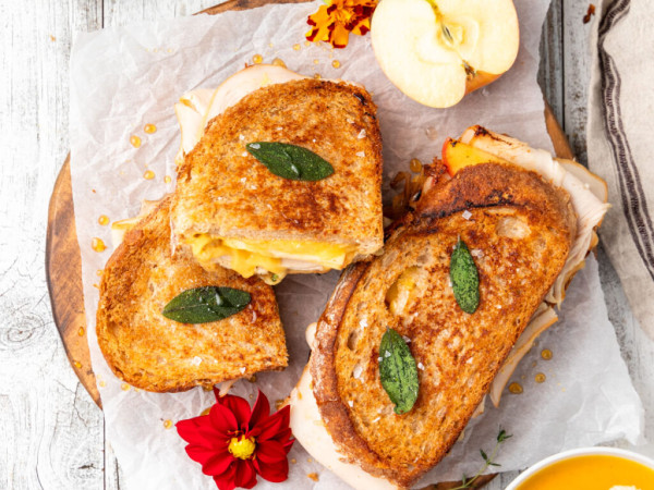 Thyme-infused Grilled Cheese and Apple Sandwich