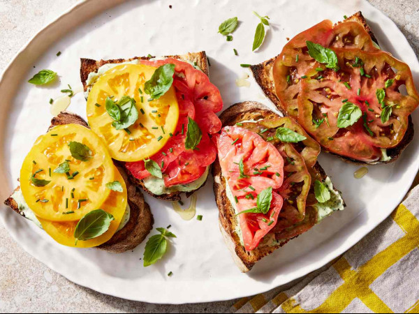 Ricotta Spread on Toast with Bacon and Tomatoes