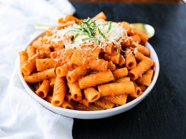 Red Pepper and Tomato Pasta Bake