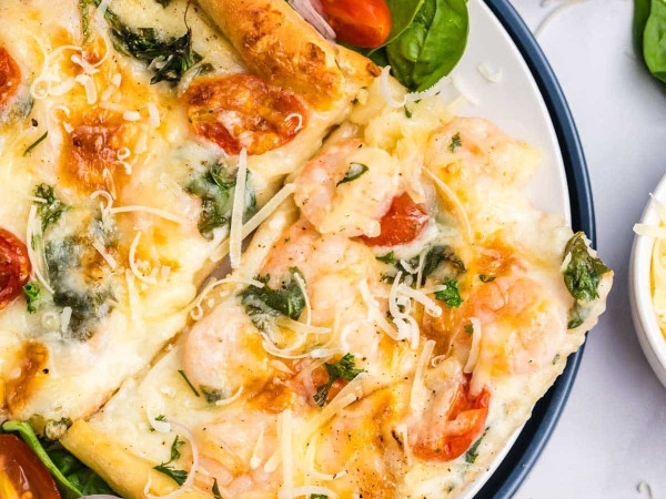 Naan Pizza Topped with Shrimp Alfredo