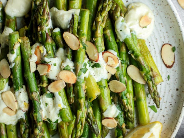 Oven-Roasted Asparagus Topped with Lemon and Goat Cheese