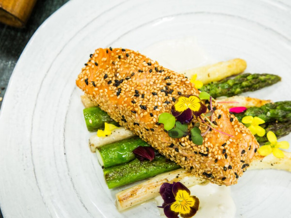 Sesame-Crusted Lemon Asparagus