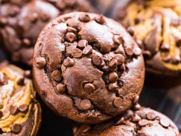 Flourless Chocolate Chip Muffins with Peanut Butter
