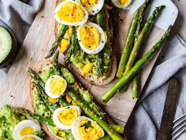 Evonne's Twist on Asparagus and Avocado