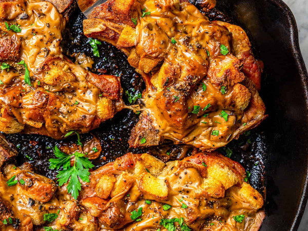 Deliciously Gravy-Topped Pork Chops