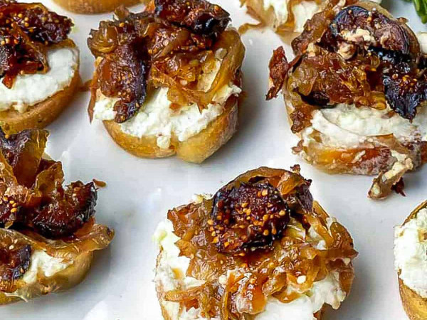 Figs Served with Sweet Caramelized Onions and Goat Cheese