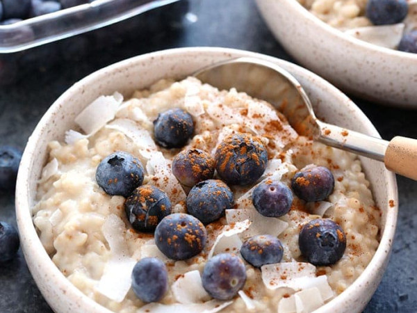 Steel-Cut Oats with Coconut in the Slow Cooker