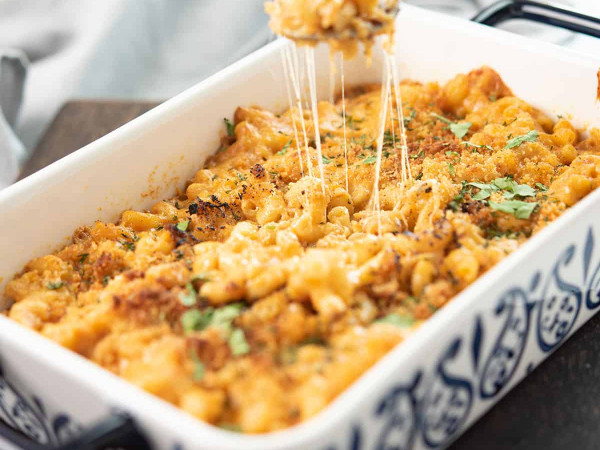 DIY Spicy Mac and Cheese Featuring Juicy Tomatoes