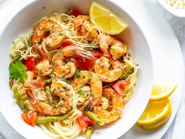 Tomato and Asparagus Shrimp Scampi Pasta