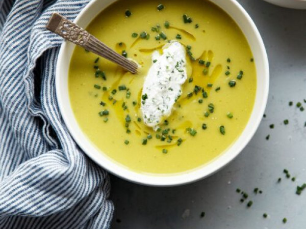 Flavorful Spicy Potato and Asparagus Soup