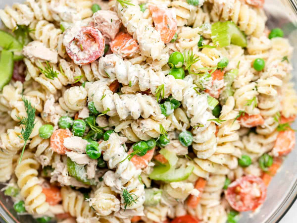 Tuna Salad with Garden Vegetables and Pasta