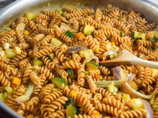 Easy Vegan One-Pot Coconut Curry with Pasta and Vegetables