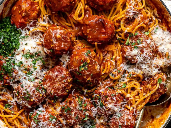 Spicy Chile-Garlic Glazed Turkey Meatballs