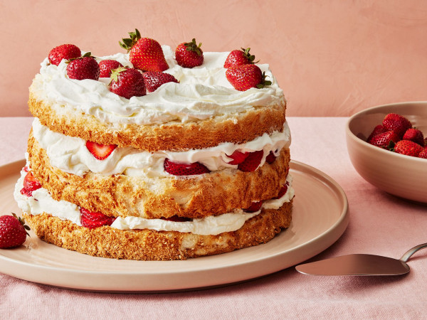Refreshing Strawberry Layer Cake