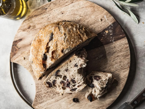 Skillet Olive Bread That Requires No Kneading