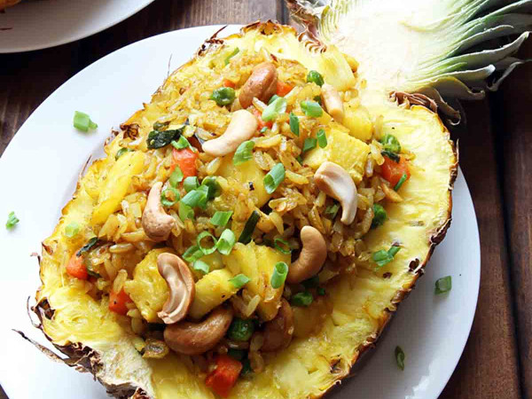 Pineapple-Infused Baked Rice: A Chinese New Year Delight