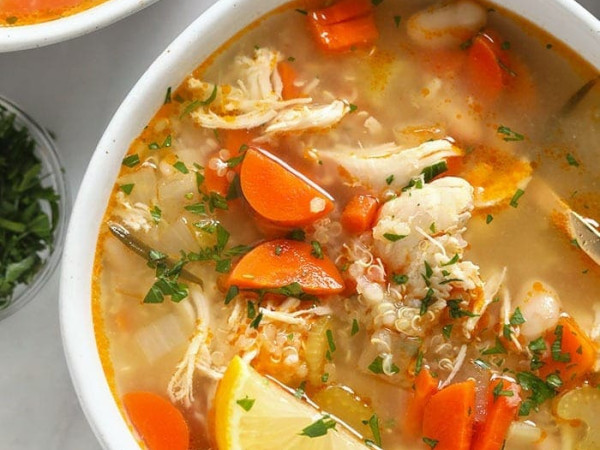 Hearty Chicken Quinoa Stew