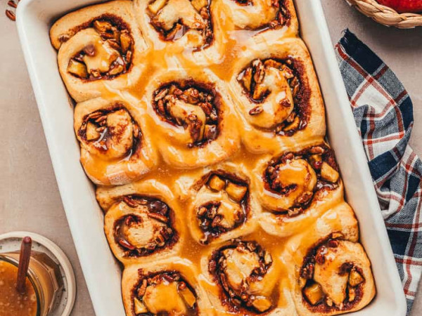 Cinnamon-Infused Apple Beignets with Caramel