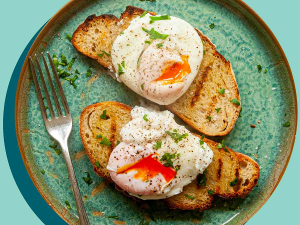 Effortless Poached Eggs Made in the Microwave