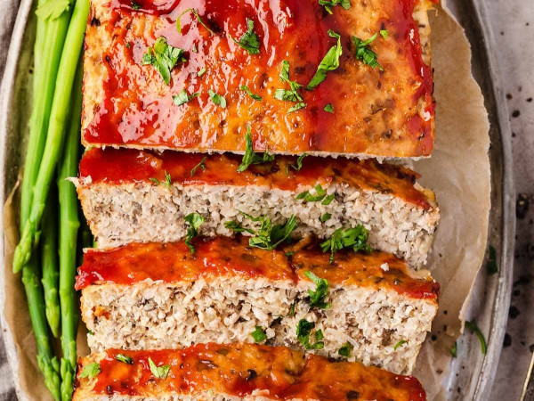 Buffalo-Inspired Veggie Quinoa Meatloaf