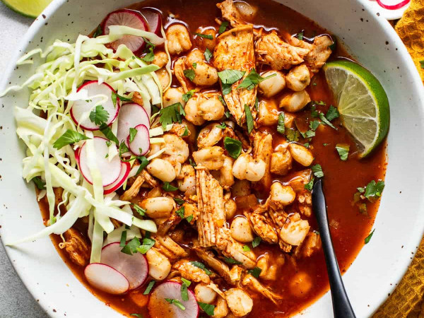 Easy Slow Cooker Chicken Pozole Blanco