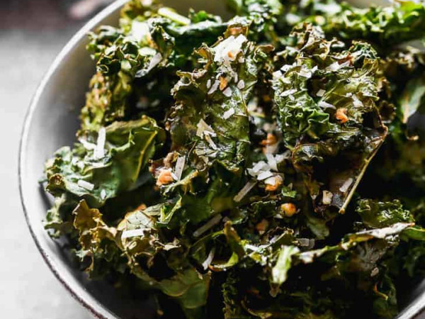 Parmesan-Seasoned Kale Chips from the Air Fryer