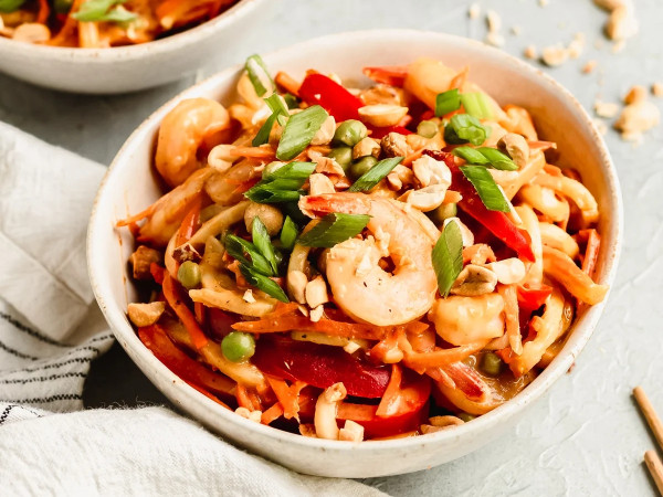 Peanut Sauce Rice Noodles with Spicy Shrimp