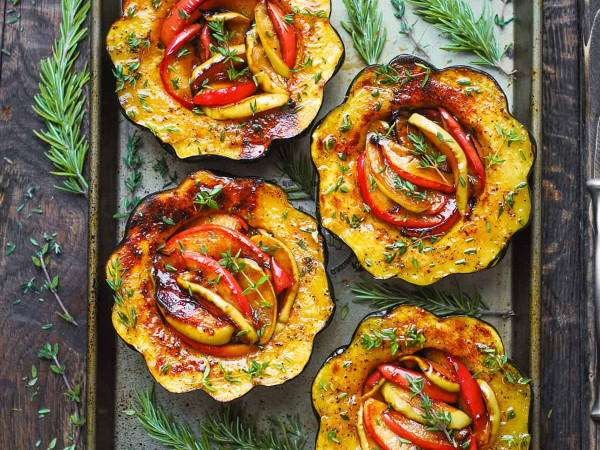 Baked Acorn Squash Stuffed with Apples