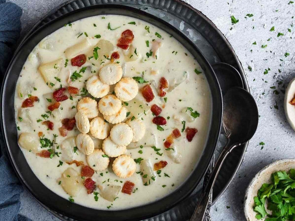 Hearty Clam Chowder in a Cast Iron Skillet