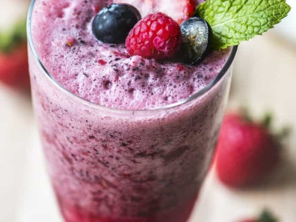 Berry Yogurt Smoothie for Breakfast