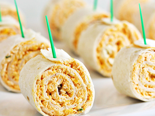 Buffalo Chicken Roll-Ups