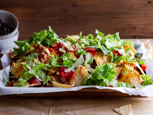 Nachos with Fresh Vegetables
