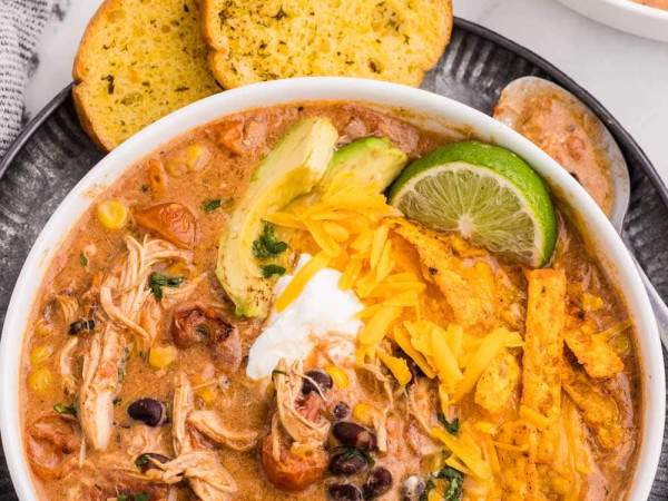 Easy Slow Cooker Chicken Enchilada Soup