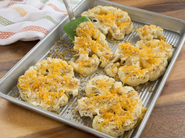 Cheesy Roasted Cauliflower Delight