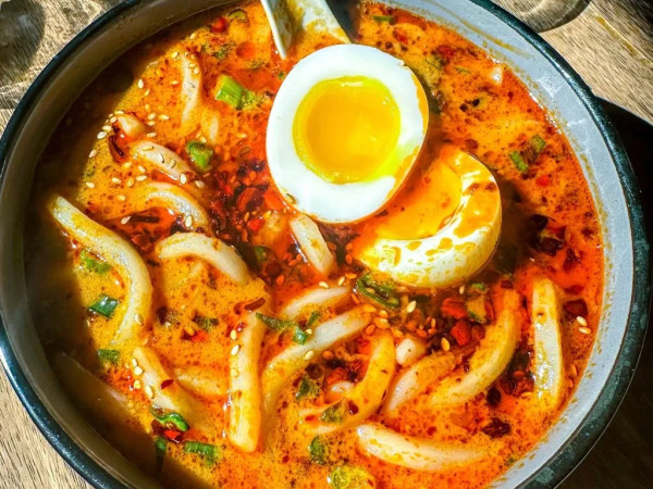 Peanut Sauce Vegetarian Udon Noodle Dish