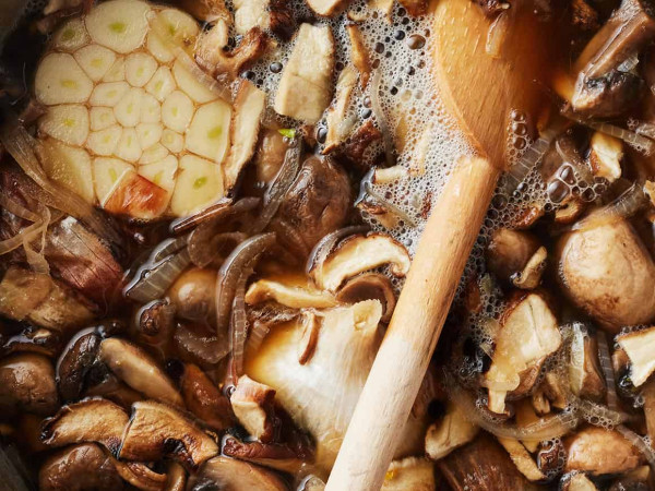 Fast and Easy Mushroom Broth with the Instant Pot®