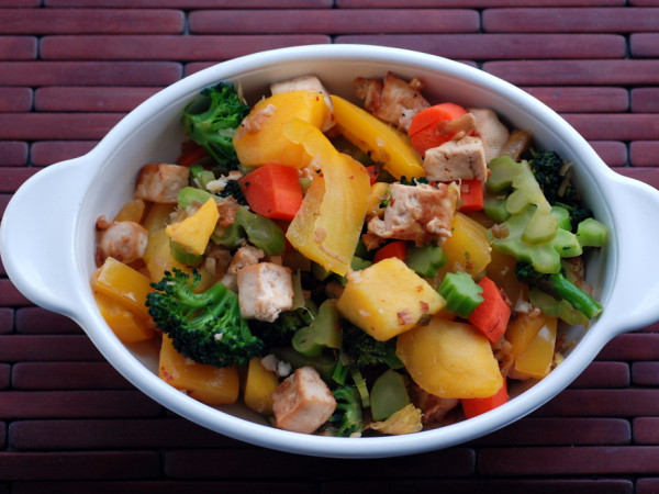 Spicy Vegan Stir-Fry with Mango and Tofu