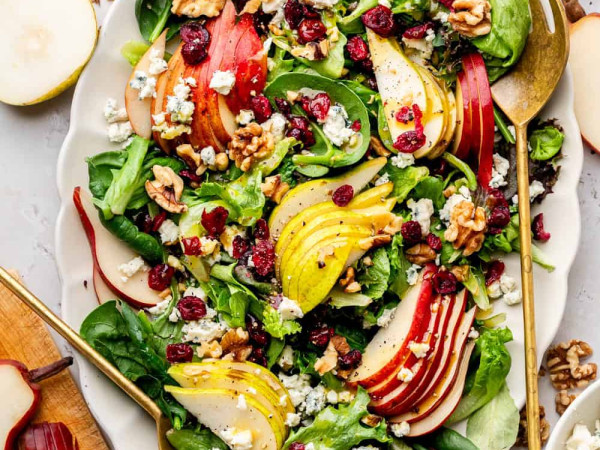 Tofu and Blue Cheese Salad with Red Onions and Walnuts