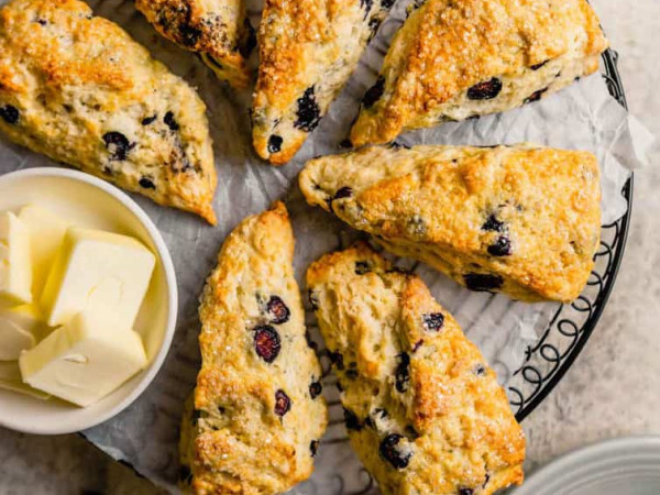 Scones Made with Buttermilk and Oatmeal