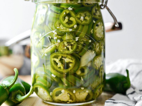 Effortless Pickled Jalapeño Peppers