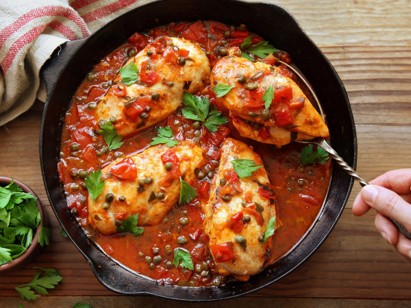 Flavorful Chicken Breasts with a Tomato and Shiraz Reduction