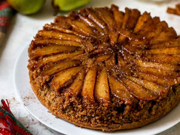 Pears on Top: Upside-Down Graham Cake