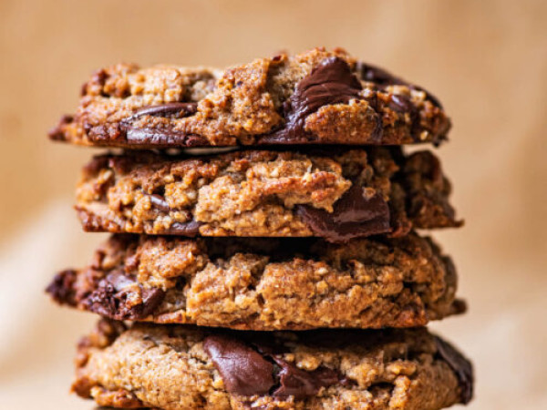 Granola and Rye Chocolate Chip Cookies